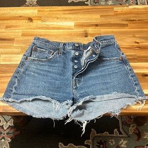 501 levi blue denim shorts size 28